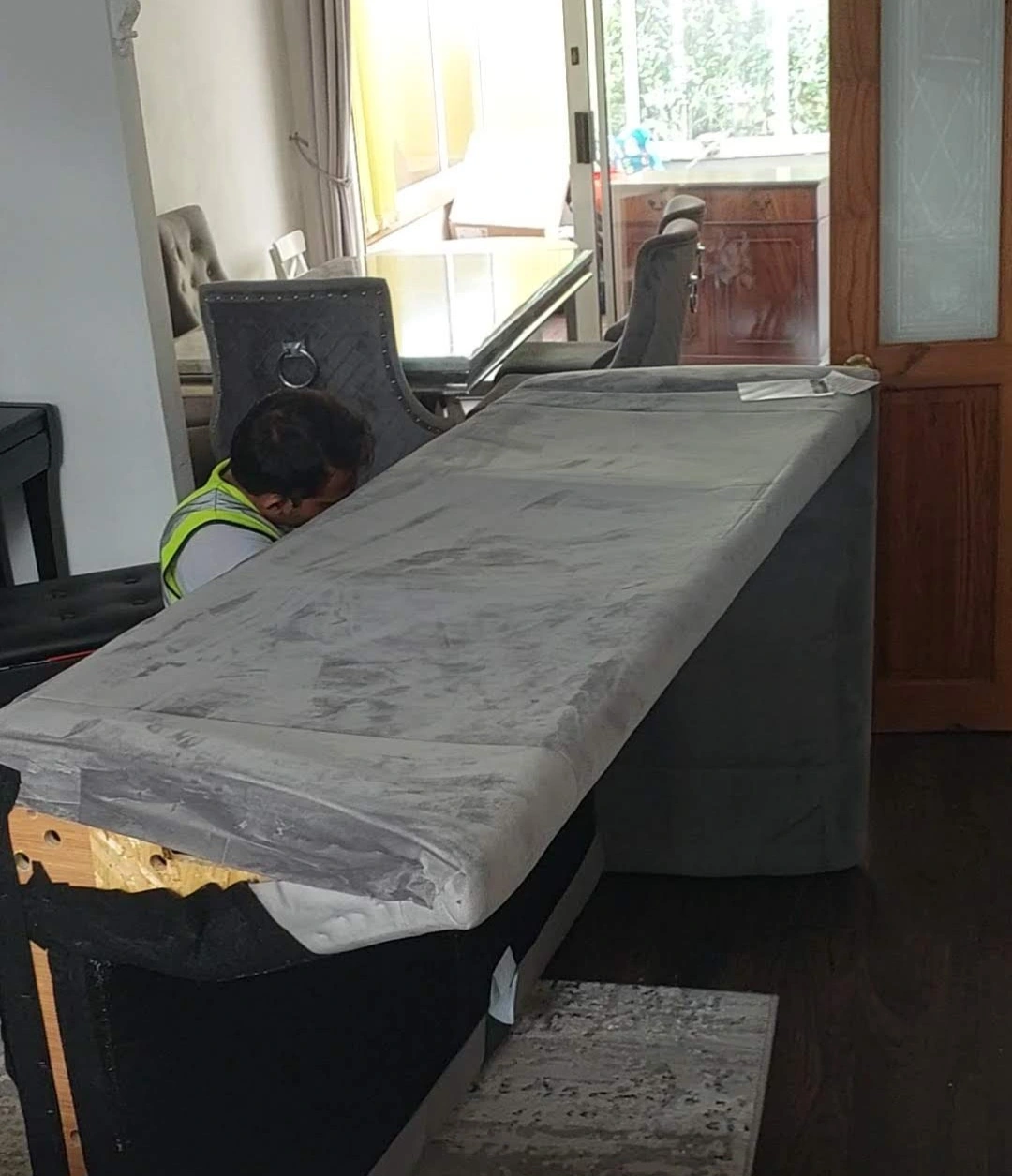 Furniture dismantling and assembly for home moves